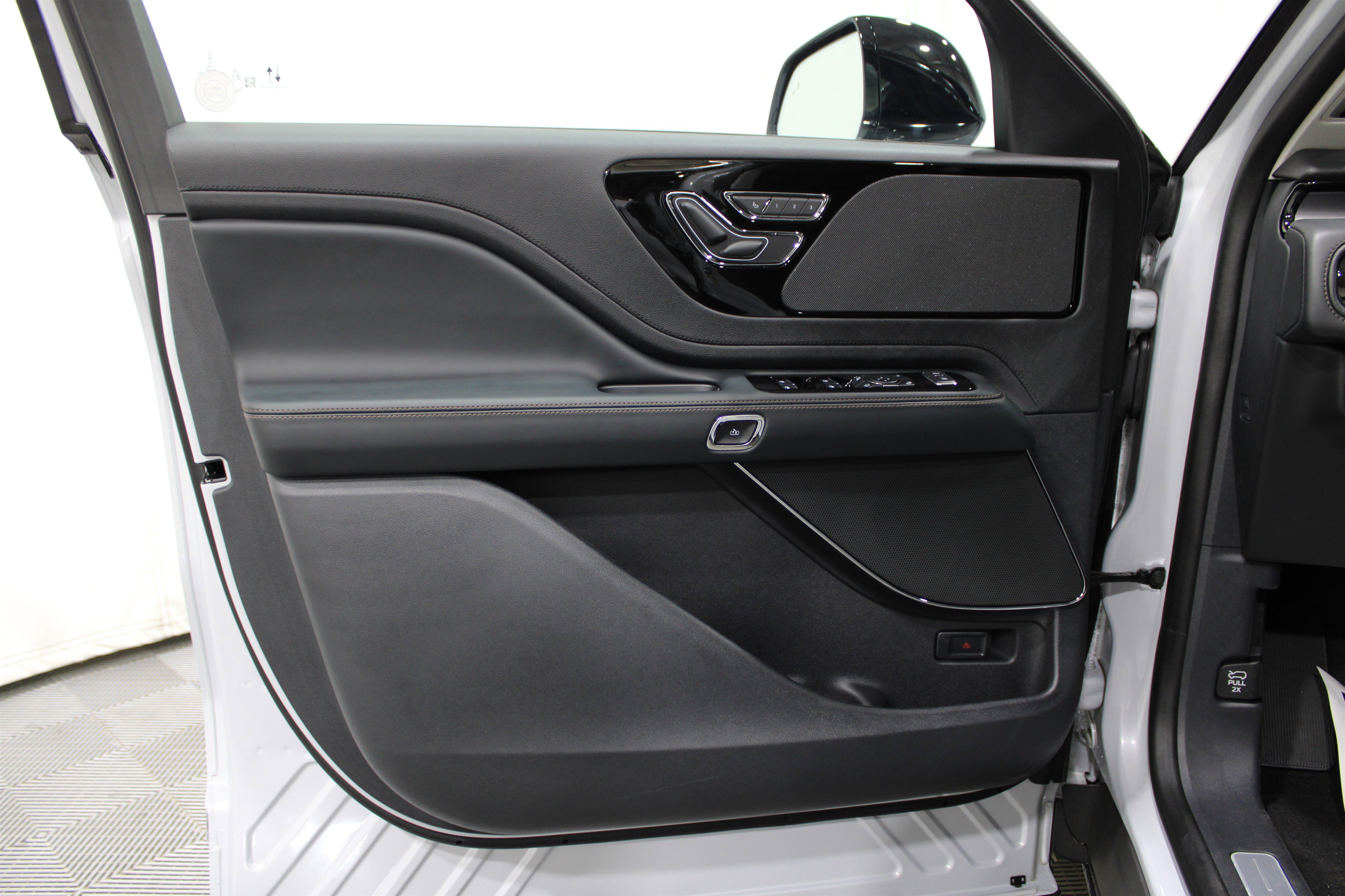 2025 Lincoln Aviator Premiere photo 4