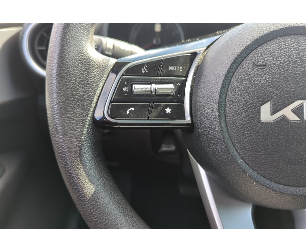 2022 Kia Forte LXS photo 18