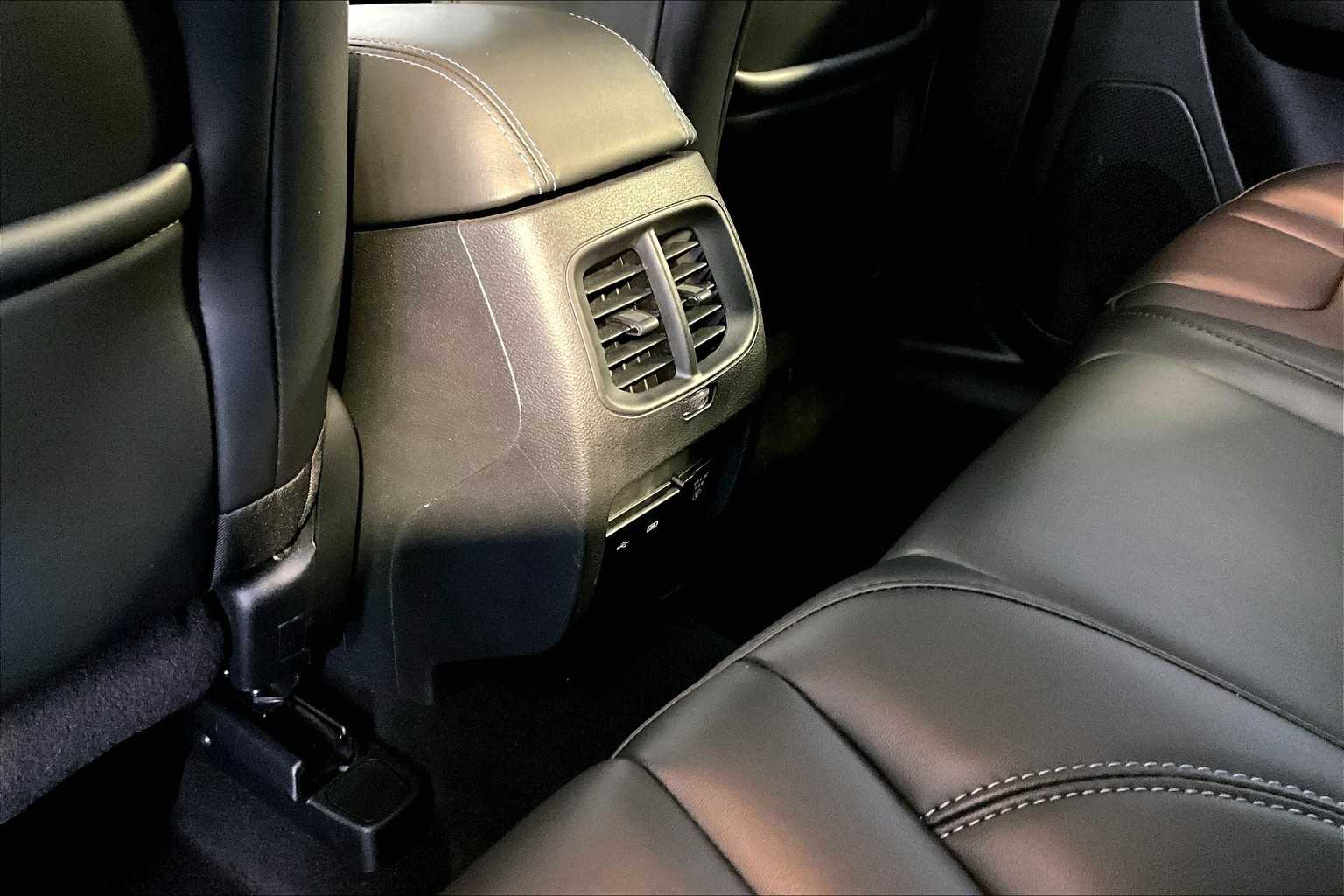 2020 Jeep Cherokee Latitude photo 31