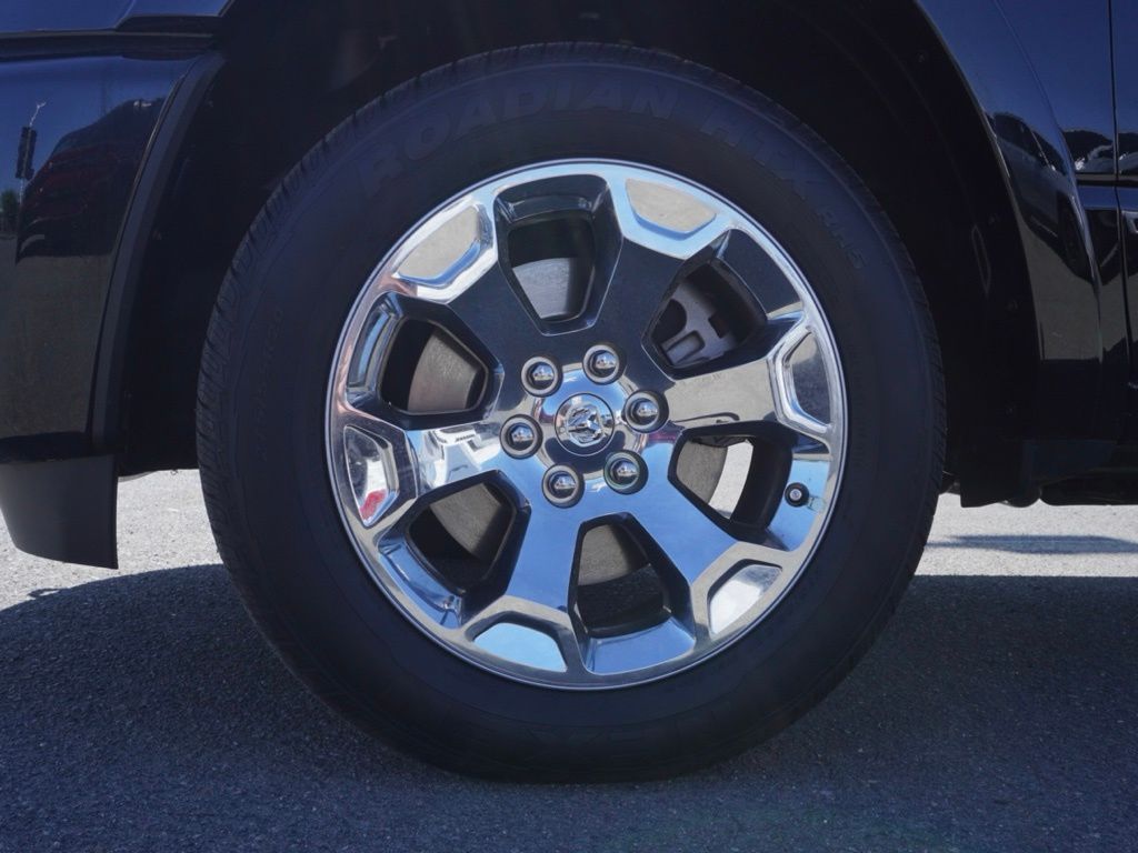 New 2025 Diamond Black Crystal Pearl-Coat Exterior Paint RAM Big Horn Sport Appearance Edition image 10