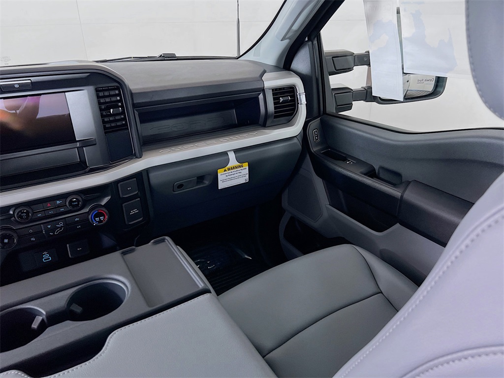 2026 Ford F-350 photo 24