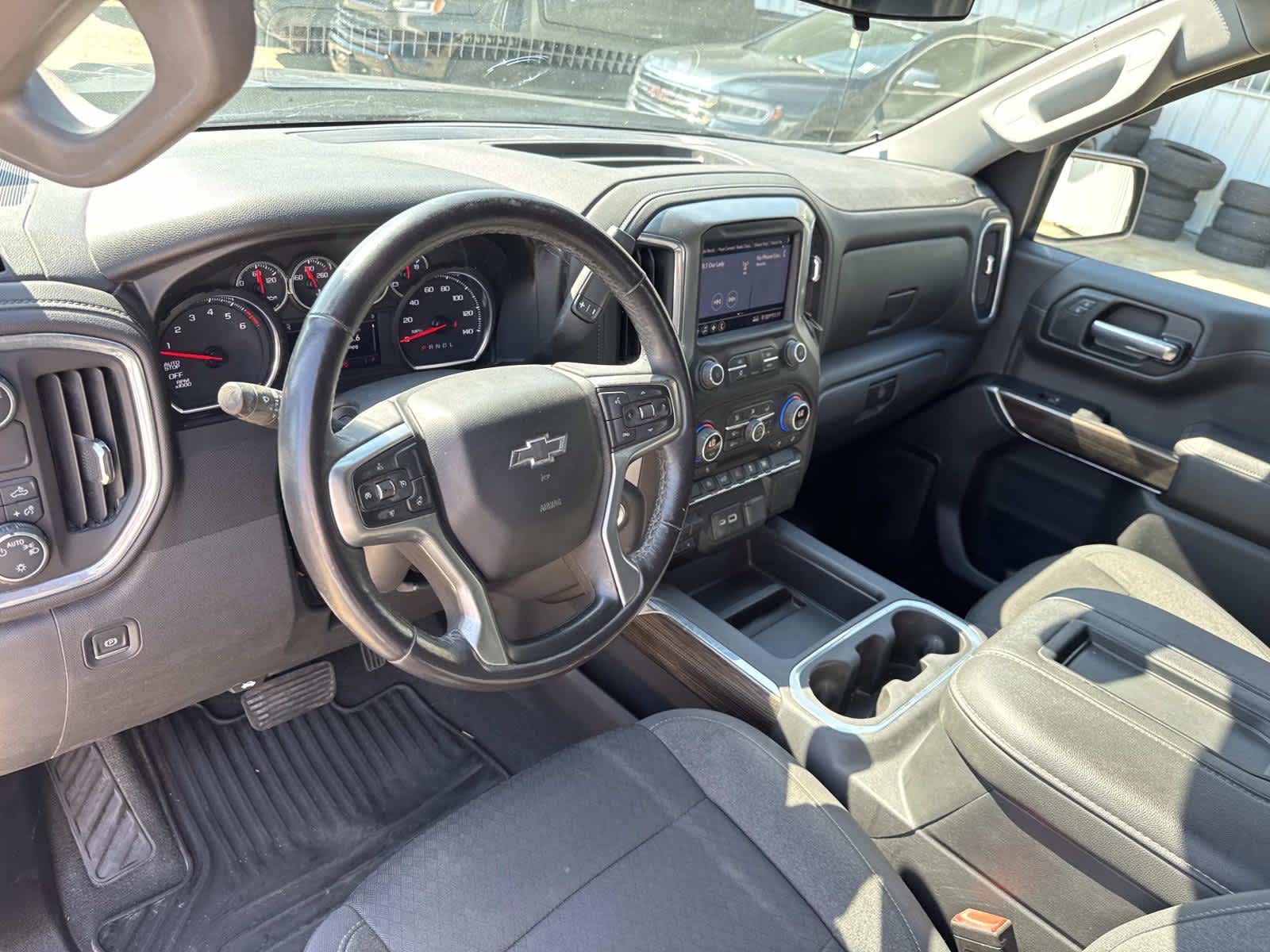 2021 Chevrolet Silverado RST photo 34