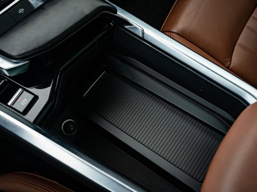 2022 Audi e-tron Premium photo 31