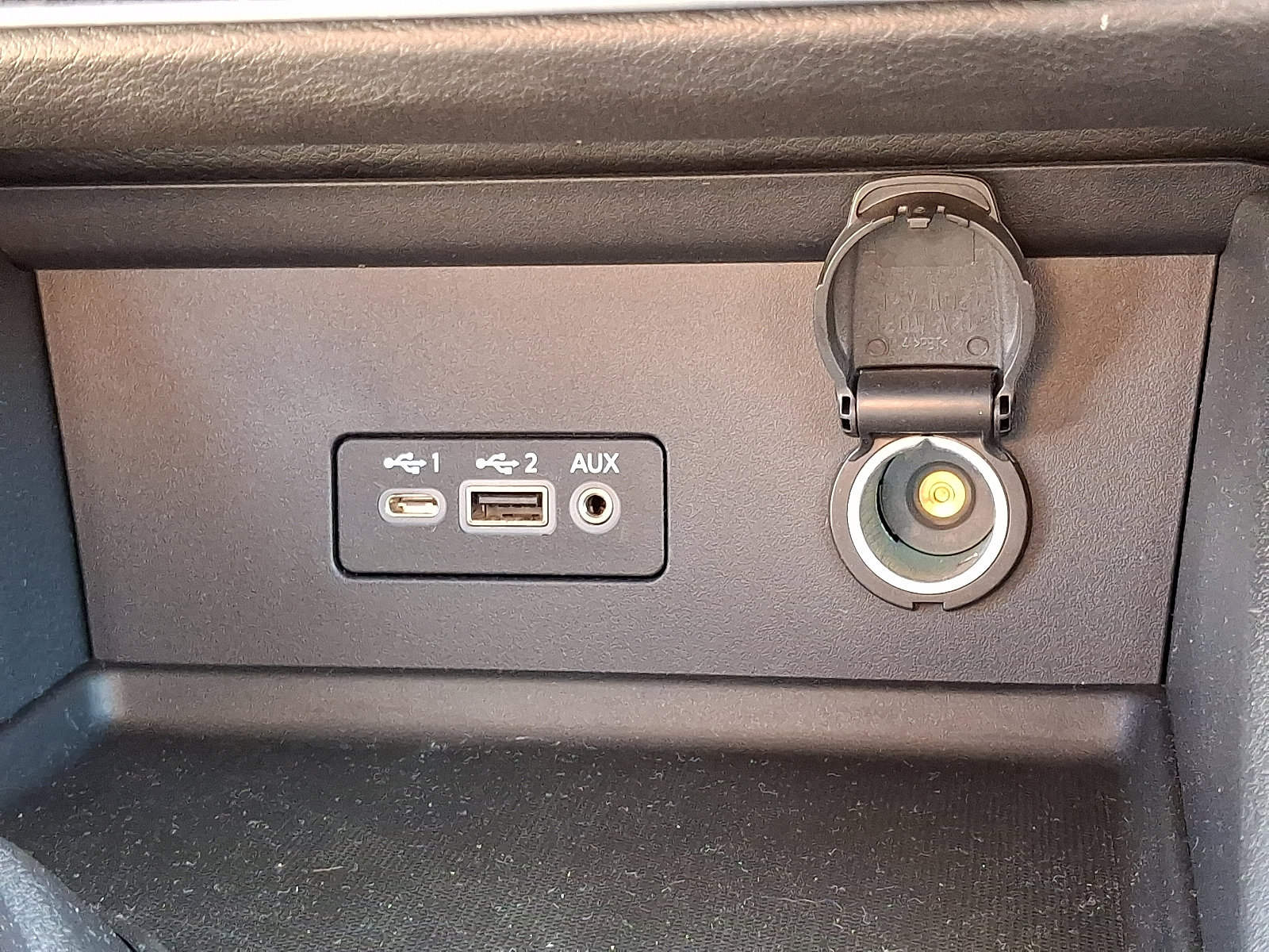 2023 Nissan Sentra SR photo 24