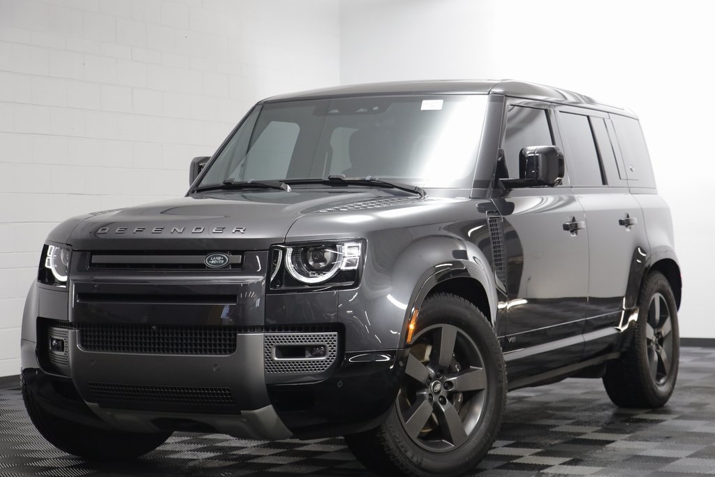 2023 Land Rover Defender V8's photo