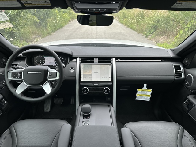 2025 Land Rover Discovery S photo 23