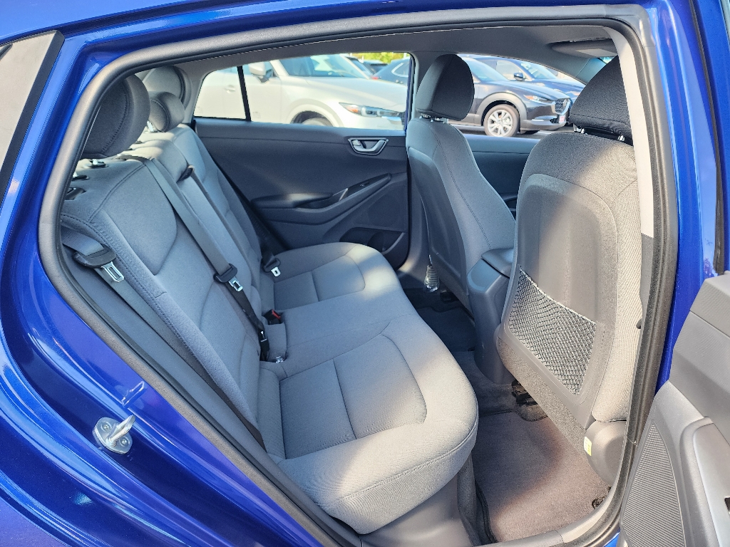 2021 Hyundai Ioniq Plug-In Hybrid SE photo 23