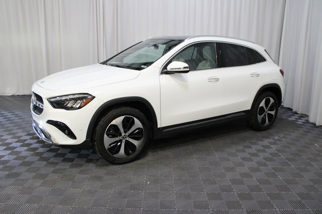 2024 Mercedes Benz GLA 250 4MATIC photo 3