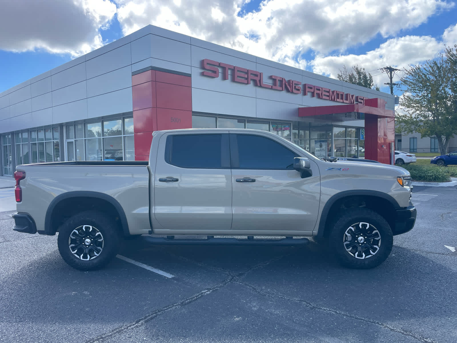 2023 Chevrolet Silverado 1500 ZR2's photo