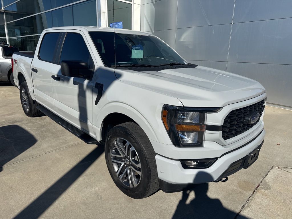 2023 Ford F-150 XL's photo