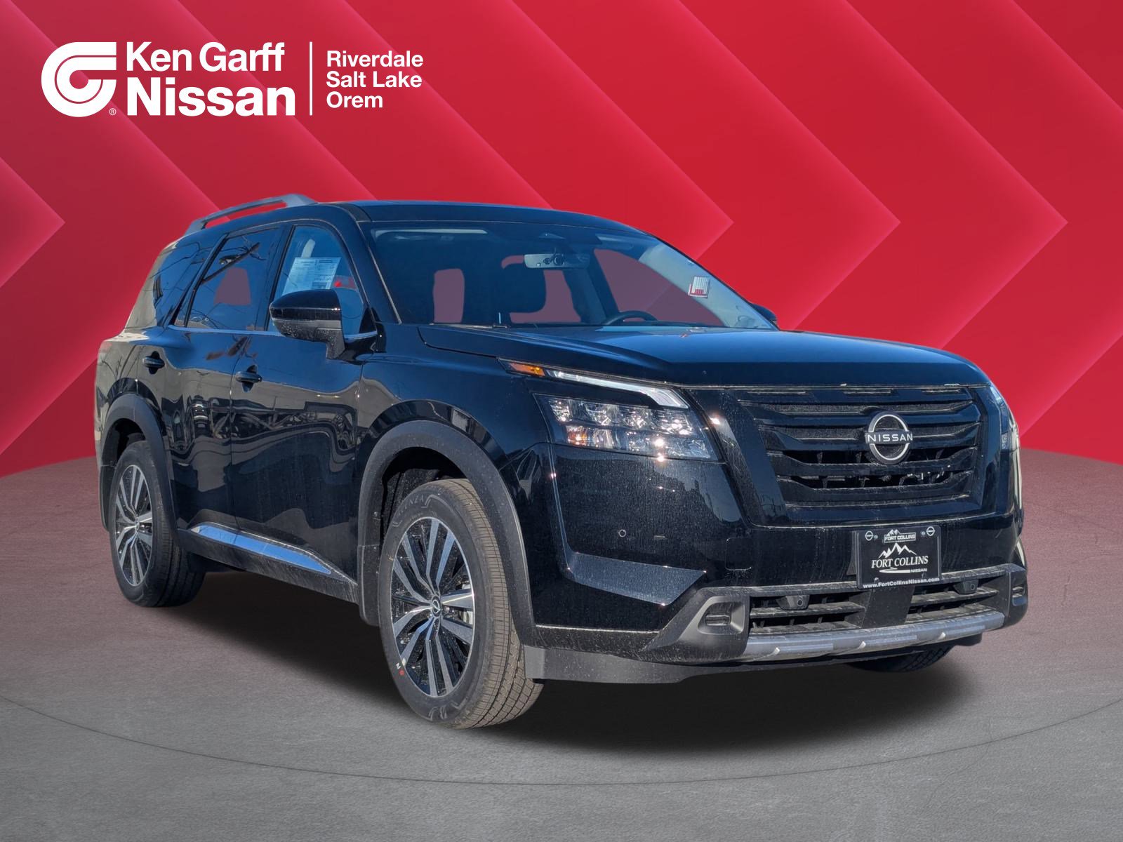 2025 Nissan Pathfinder Platinum's photo