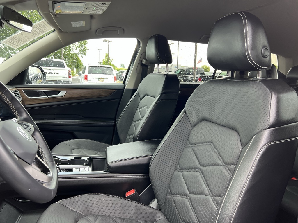 2024 Volkswagen Atlas SE Technology photo 12