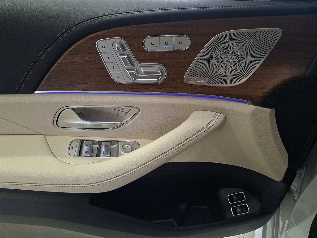 2025 Mercedes Benz GLE 450e 4MATIC photo 12