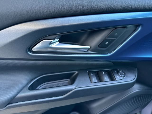 2026 Chevrolet Equinox EV 1LT photo 11