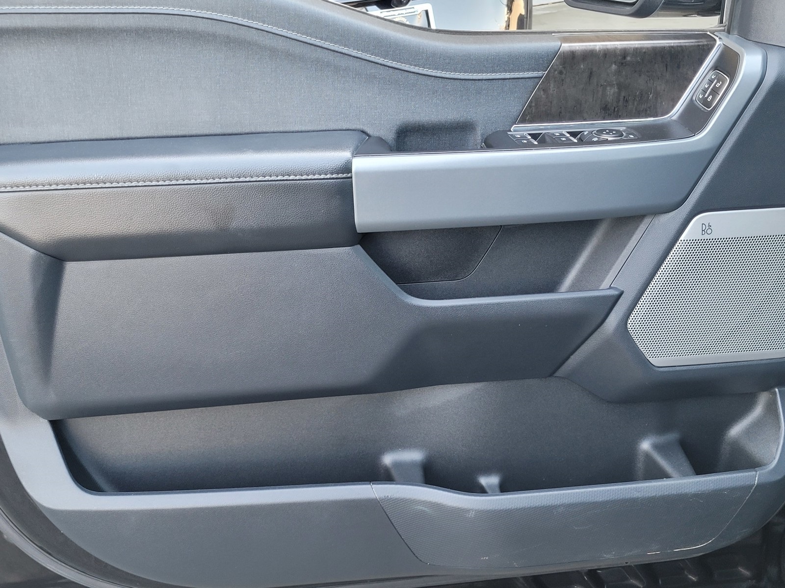 2023 Ford F-150 Lariat photo 15