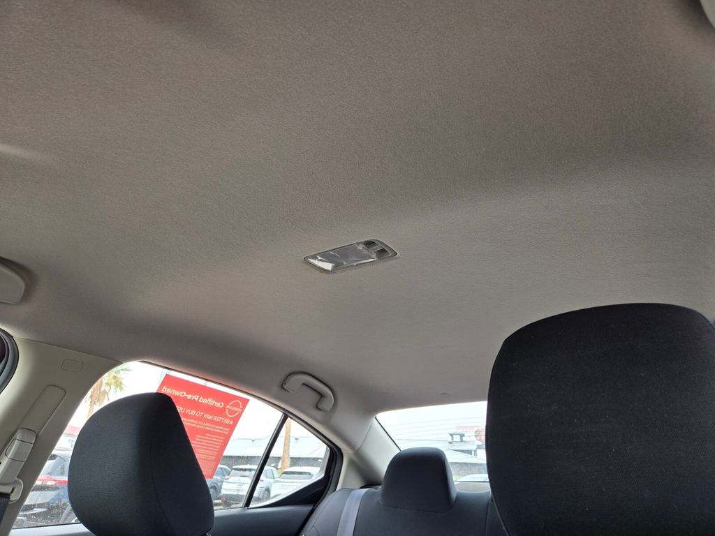 2024 Nissan Versa 1.6 S photo 11