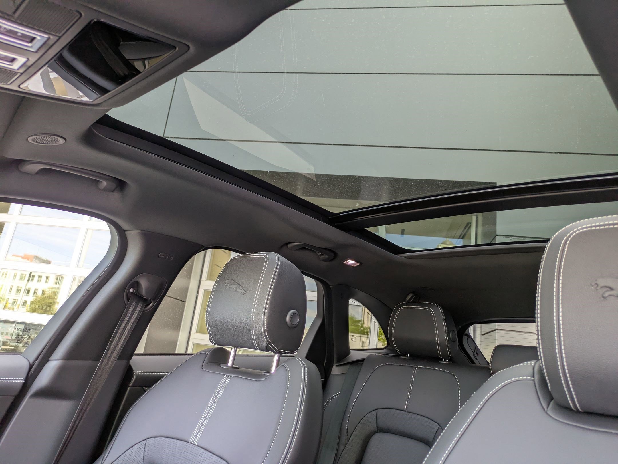 2026 Jaguar F-PACE P250 R-Dynamic S photo 12