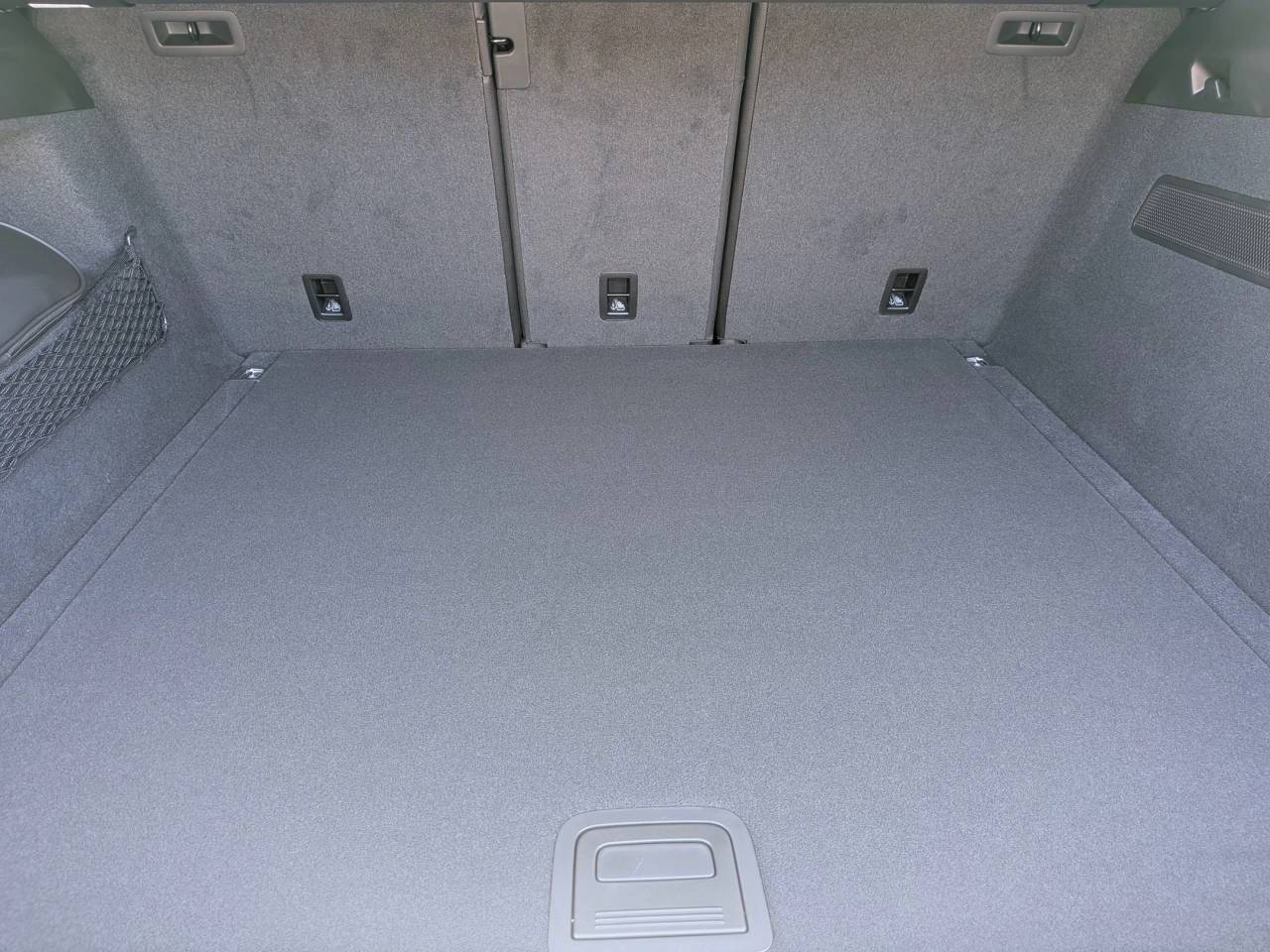 2025 Porsche Cayenne photo 21