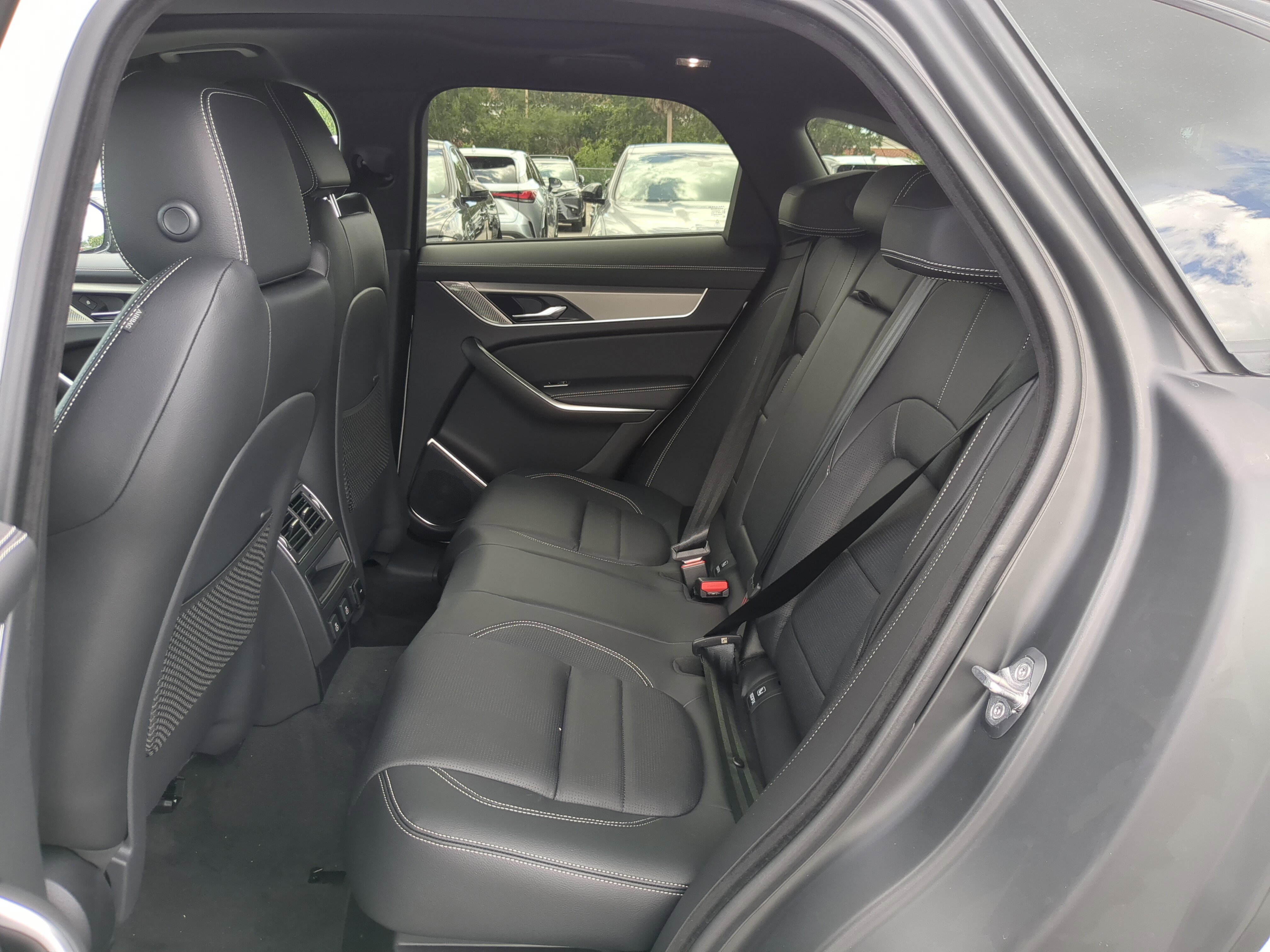 2026 Jaguar F-PACE P250 R-Dynamic S photo 12