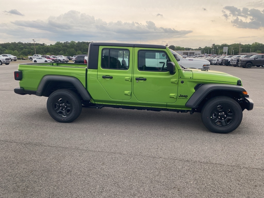2025 Jeep Gladiator Sport photo 4