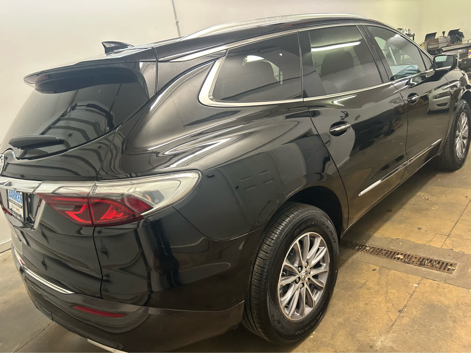 2023 Buick Enclave Essence photo 3