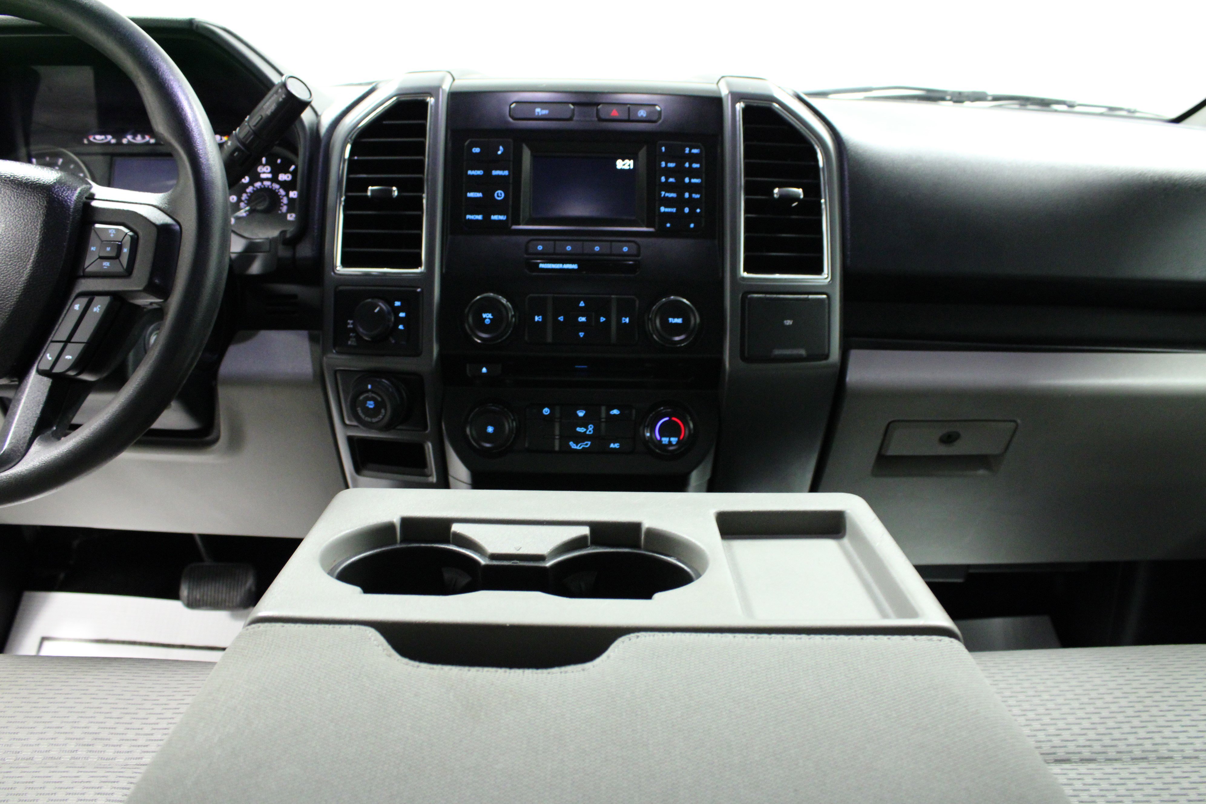 2016 Ford F-150 XLT photo 13