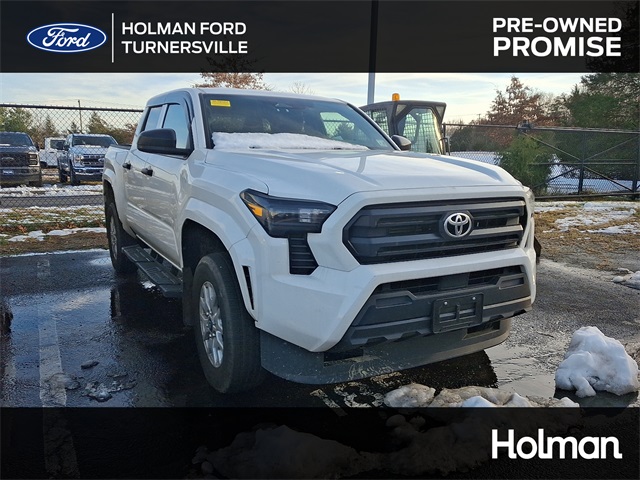 2024 Toyota Tacoma SR's photo