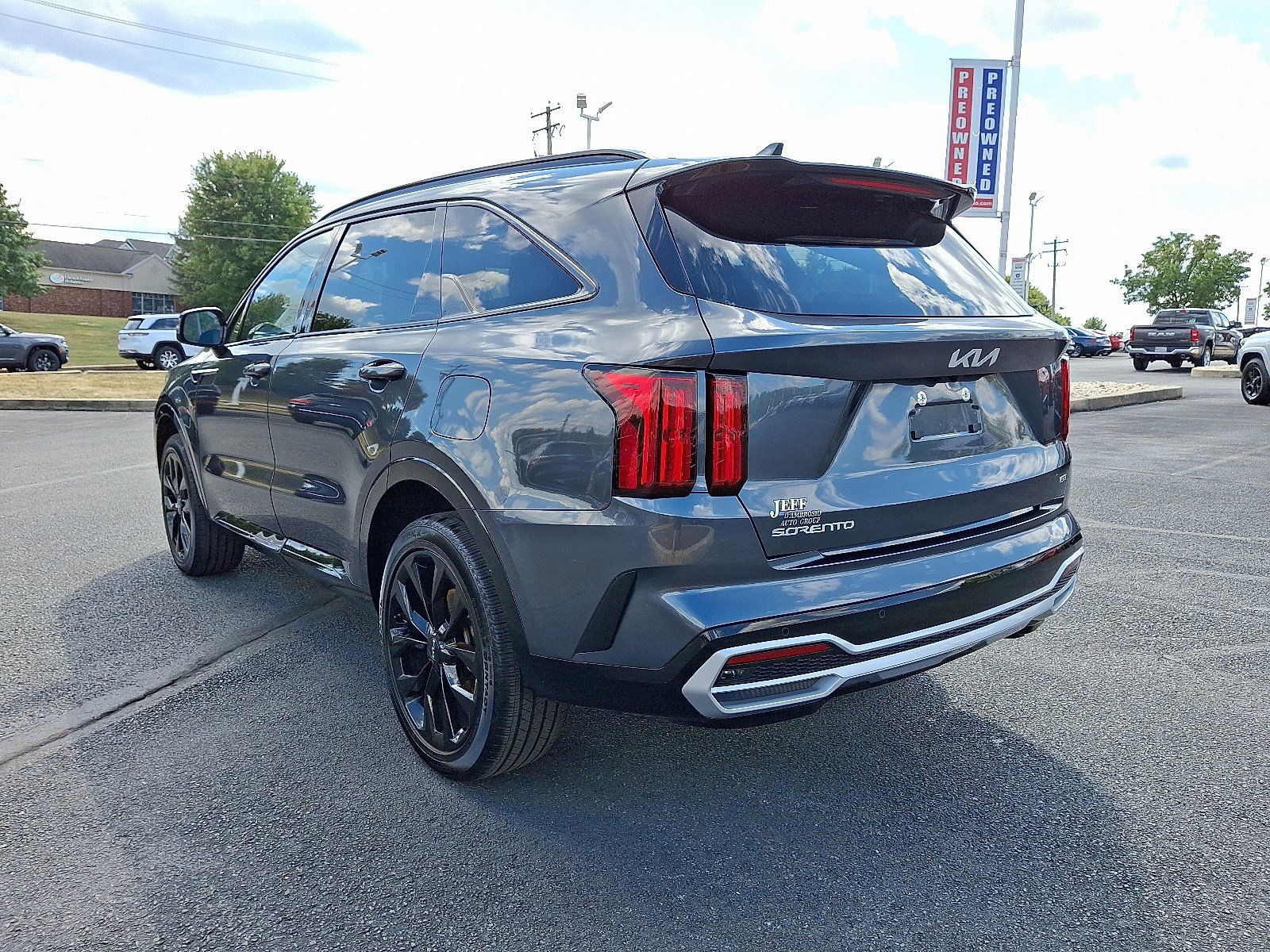 2023 Kia Sorento SX photo 2