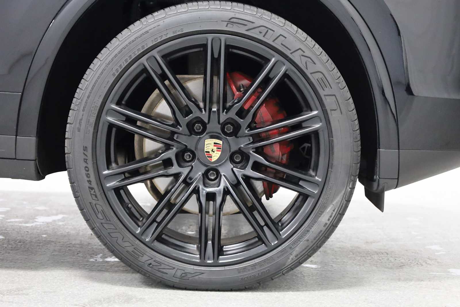 2018 Porsche Cayenne Platinum Edition photo 12