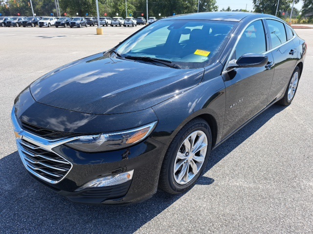 2024 Chevrolet Malibu 1LT photo 2