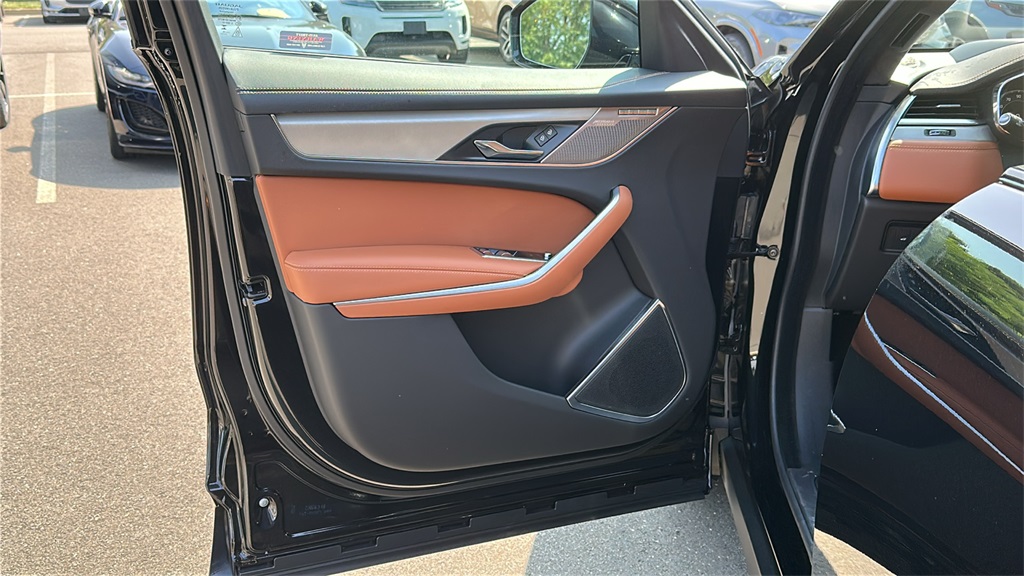 2026 Jaguar F-PACE P250 R-Dynamic S photo 9