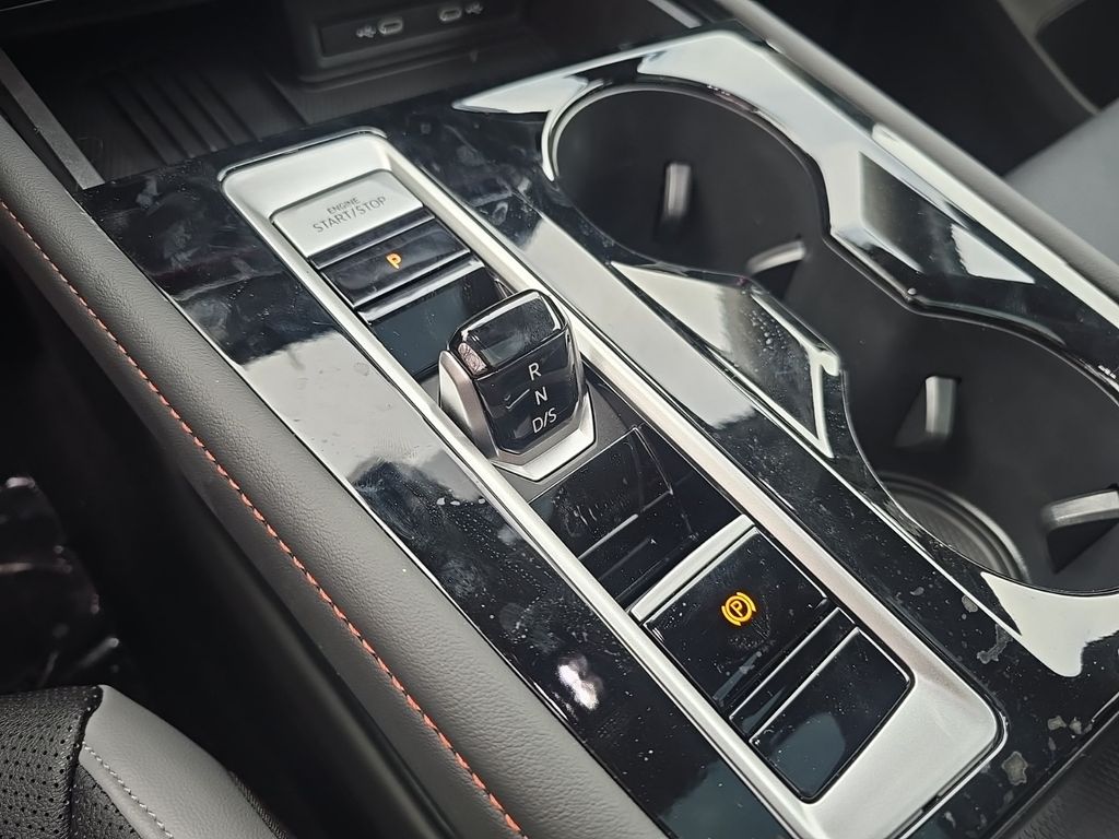 2025 Volkswagen Atlas Peak Edition SE photo 9