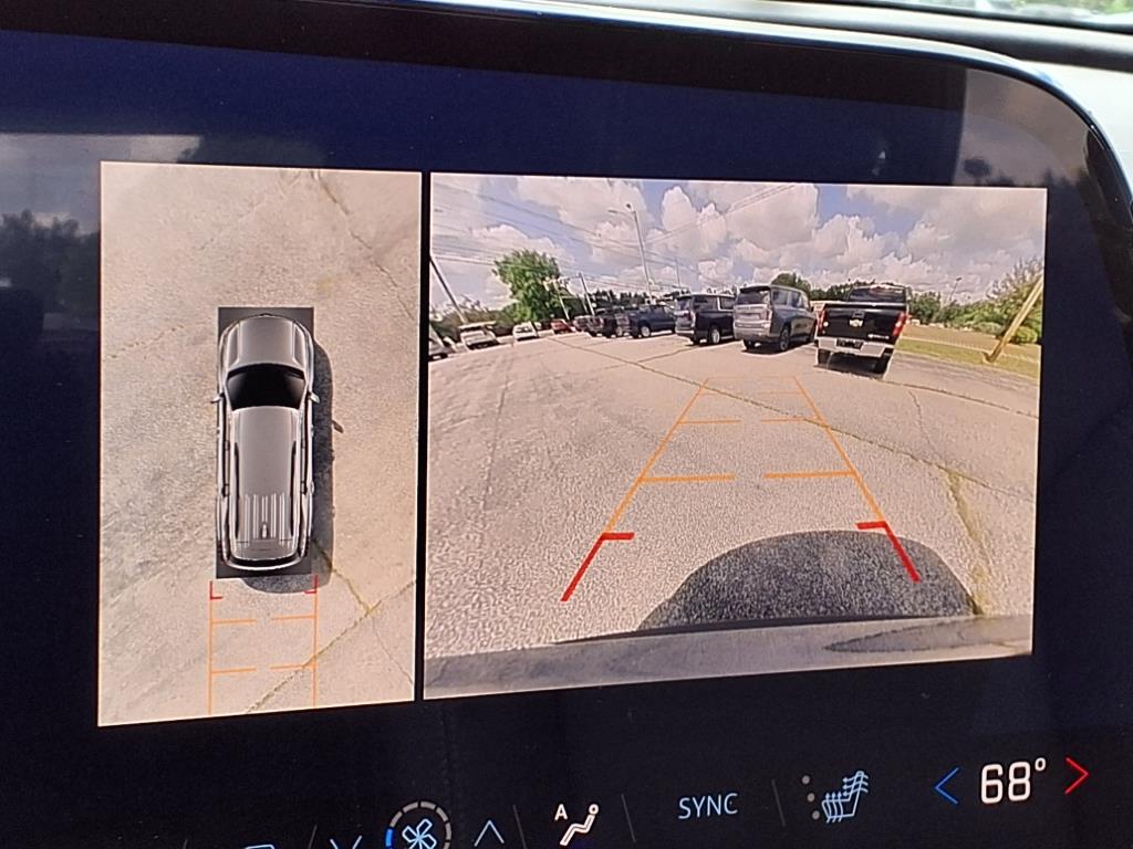 2025 Chevrolet Traverse photo 14