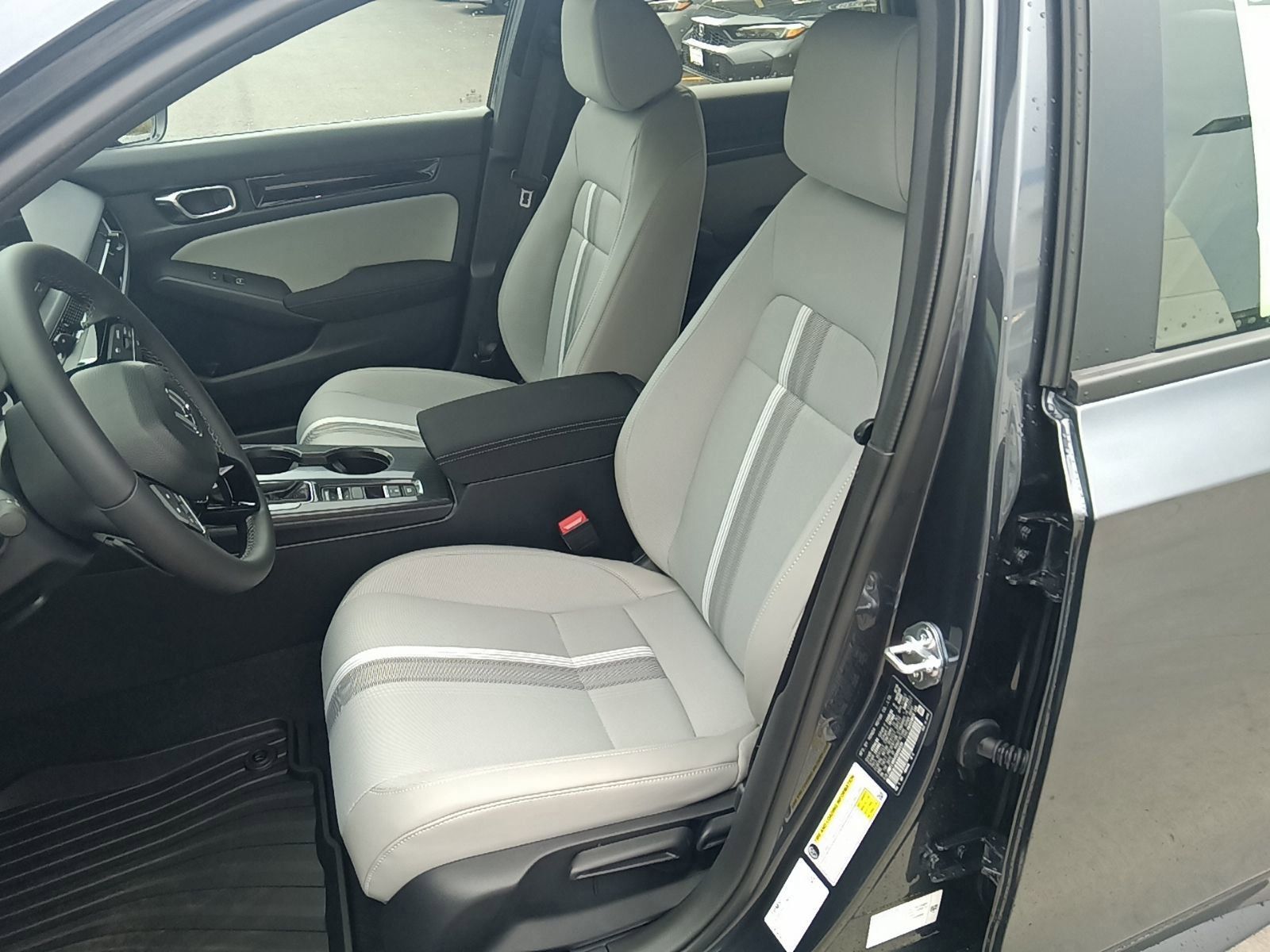 2025 Honda Civic Hatchback Hybrid Sport photo 3
