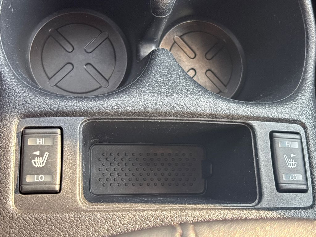 2019 Nissan Rogue SV photo 15