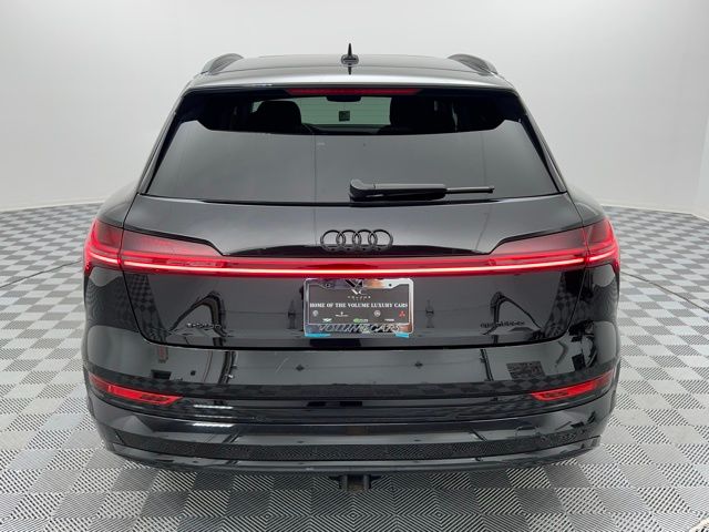 2023 Audi e-tron Premium photo 7