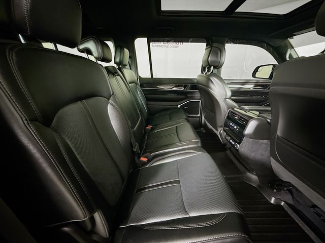2024 Jeep Wagoneer Base photo 28
