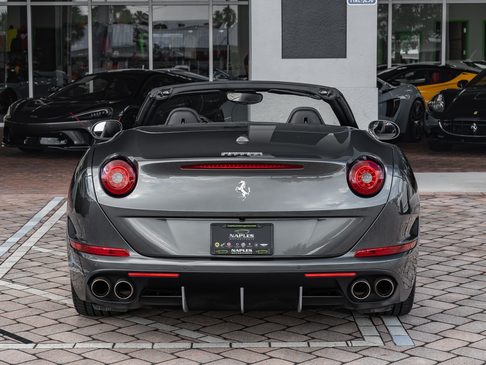 2015 Ferrari California T photo 14
