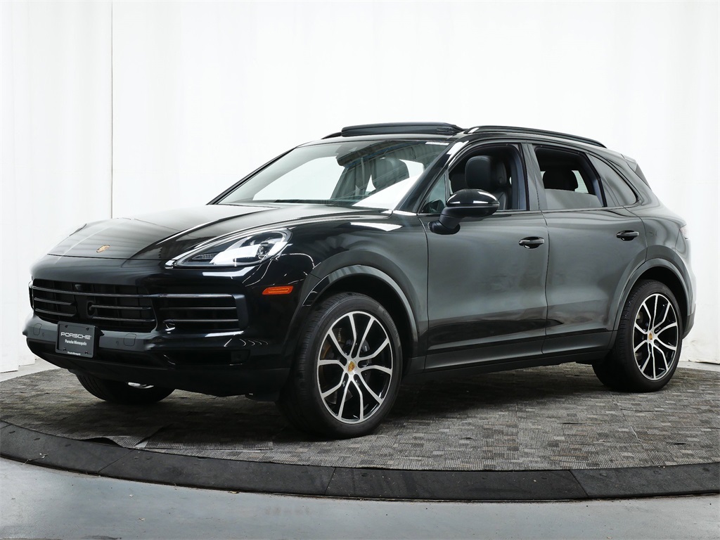 2023 Porsche Cayenne Base's photo