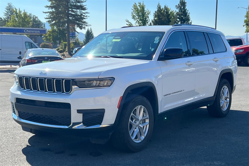 2023 Jeep Grand Cherokee Laredo photo 13