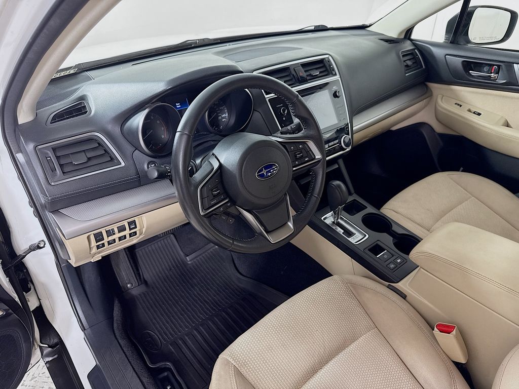 2019 Subaru Outback Premium photo 13