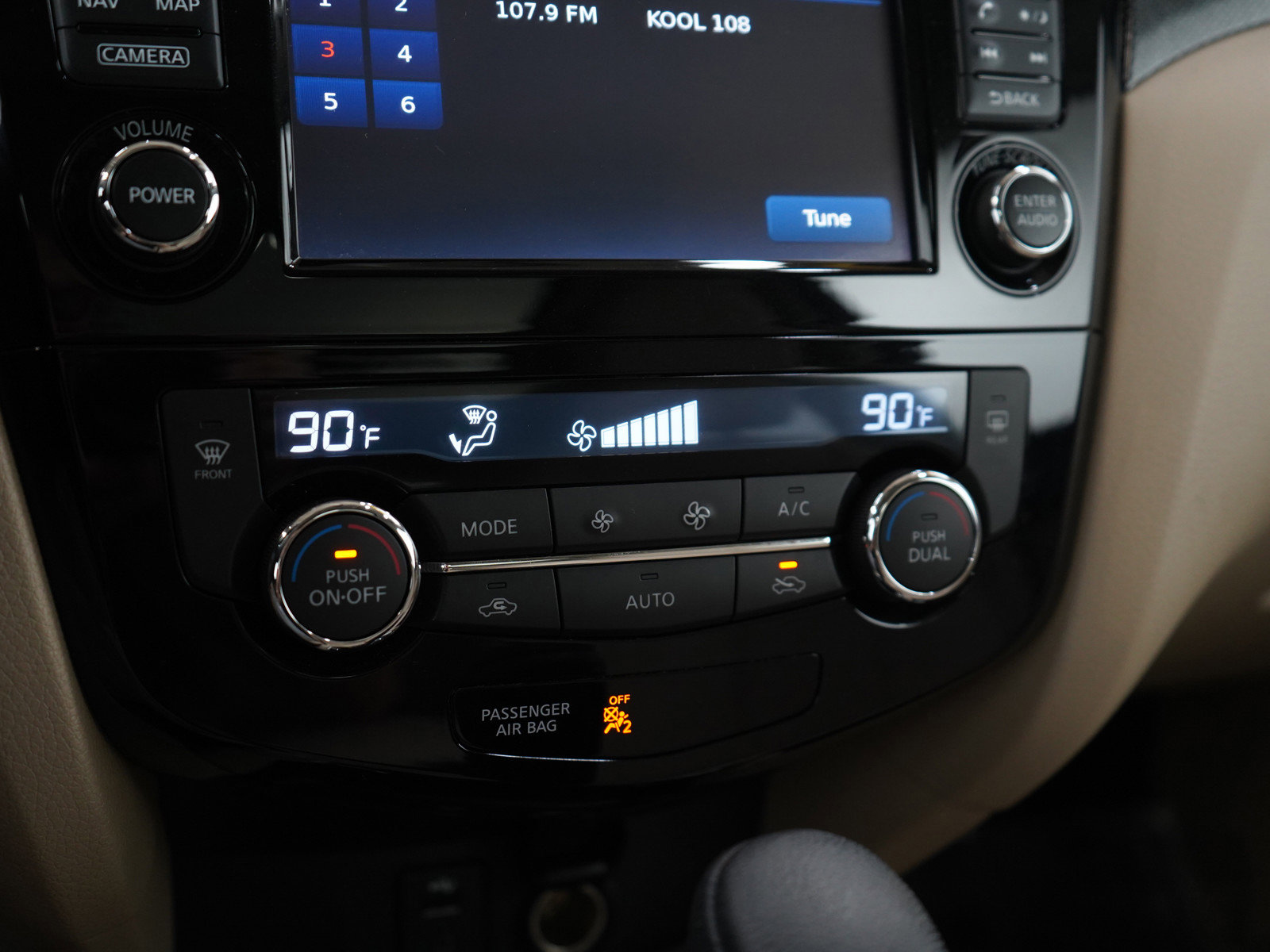2016 Nissan Rogue SL photo 21