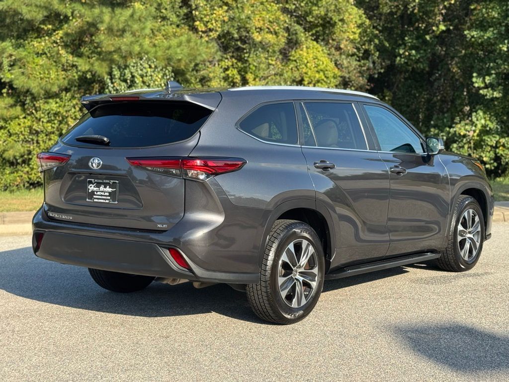 2023 Toyota Highlander XLE photo 11