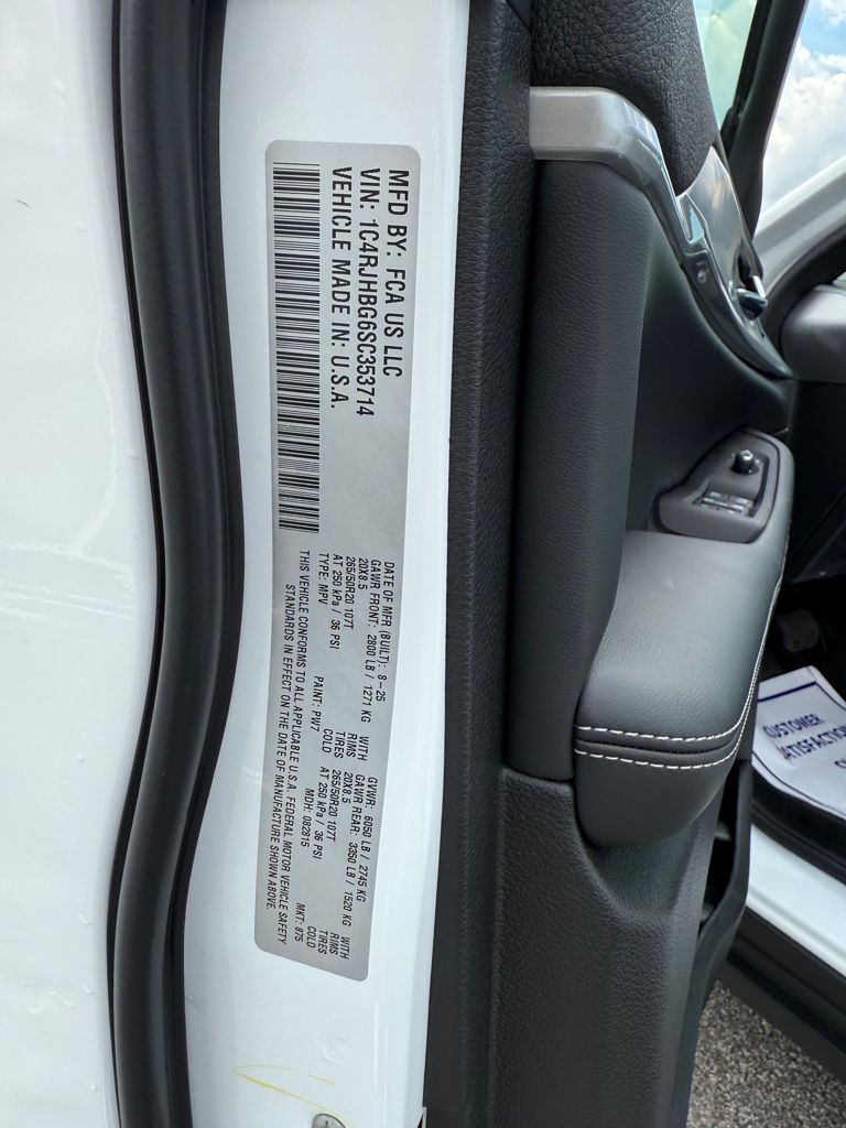 2025 Jeep Grand Cherokee Limited photo 27