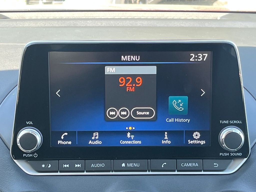 2025 Nissan Sentra SV photo 21
