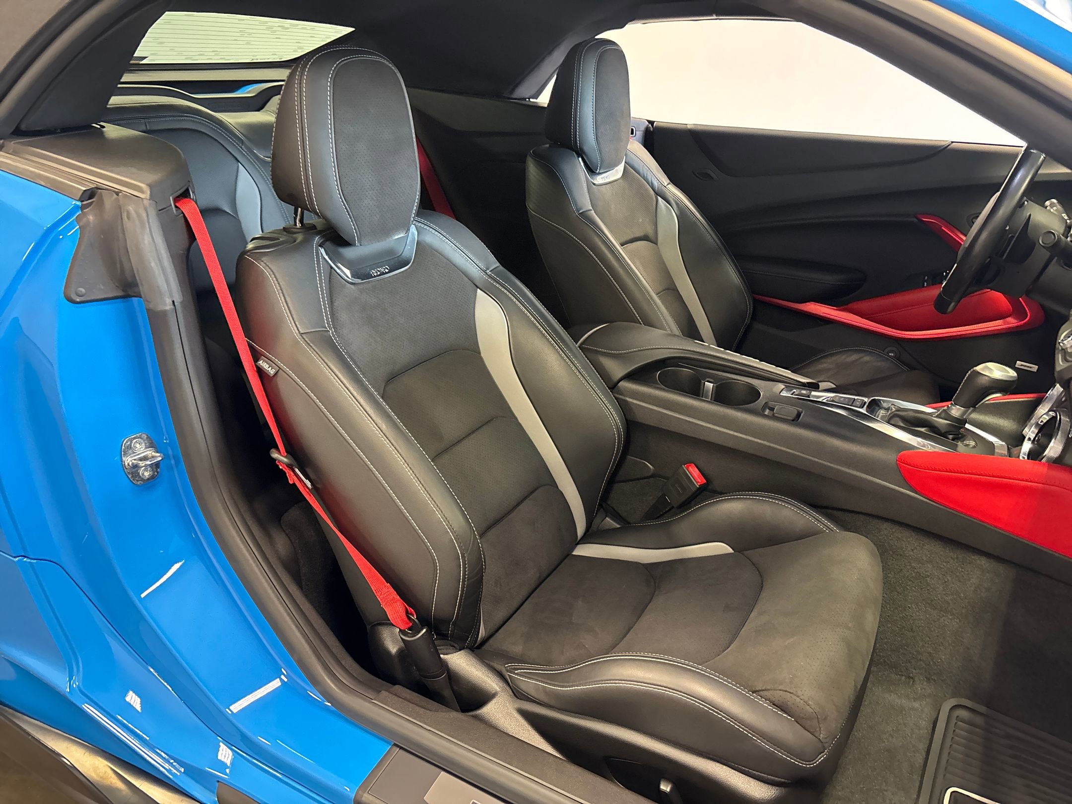 2022 Chevrolet Camaro LT1 photo 32