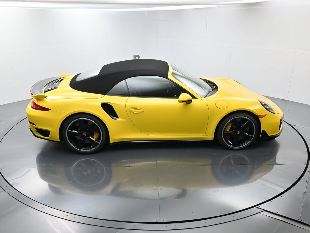 2016 Porsche 911 Turbo S photo 29