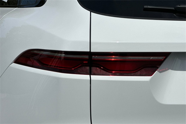 2024 Jaguar F-PACE P250 R-Dynamic S photo 25