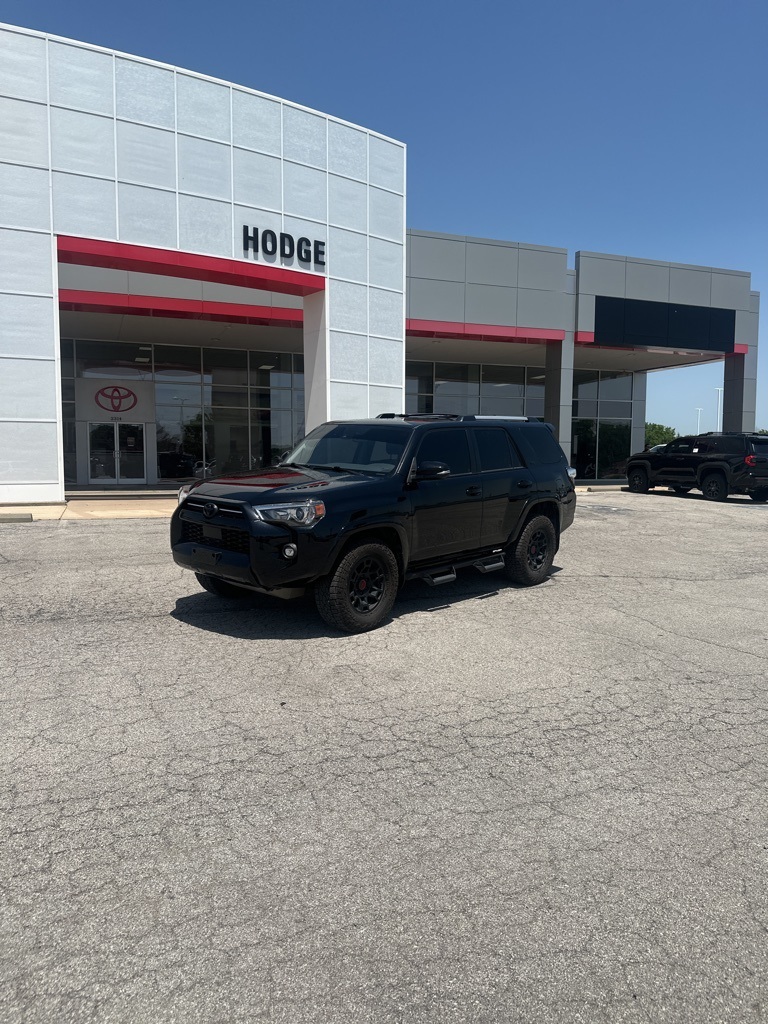 2022 Toyota 4Runner SR5 Premium photo 2
