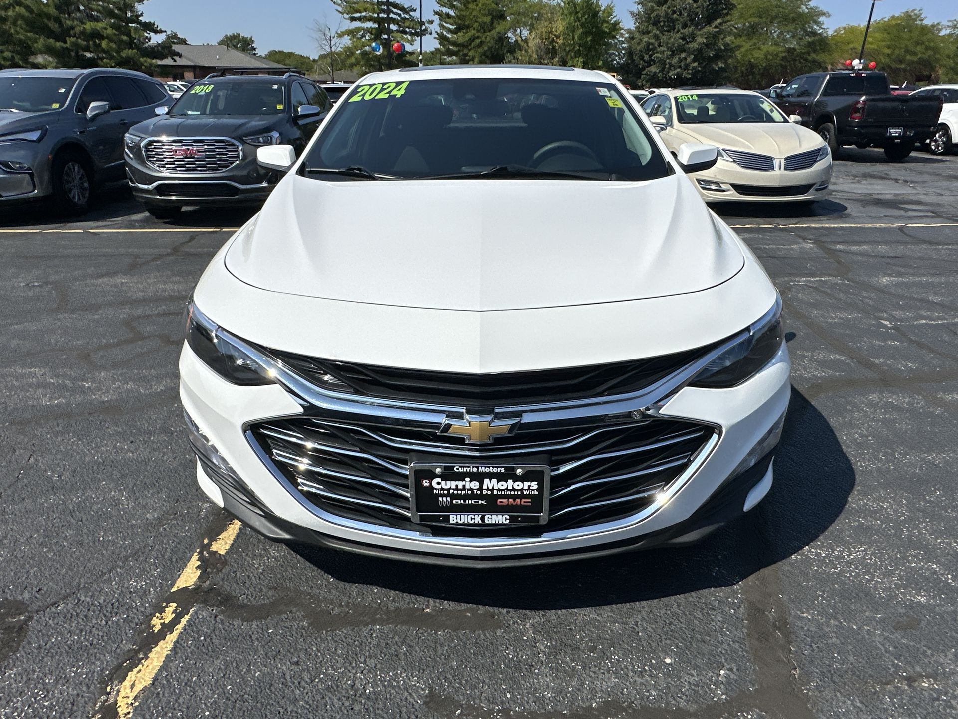 2024 Chevrolet Malibu 1LT photo 3